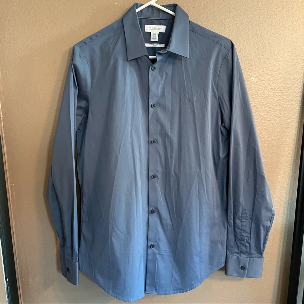 Calvin Klein men’s small blue slim fit dress shirt.